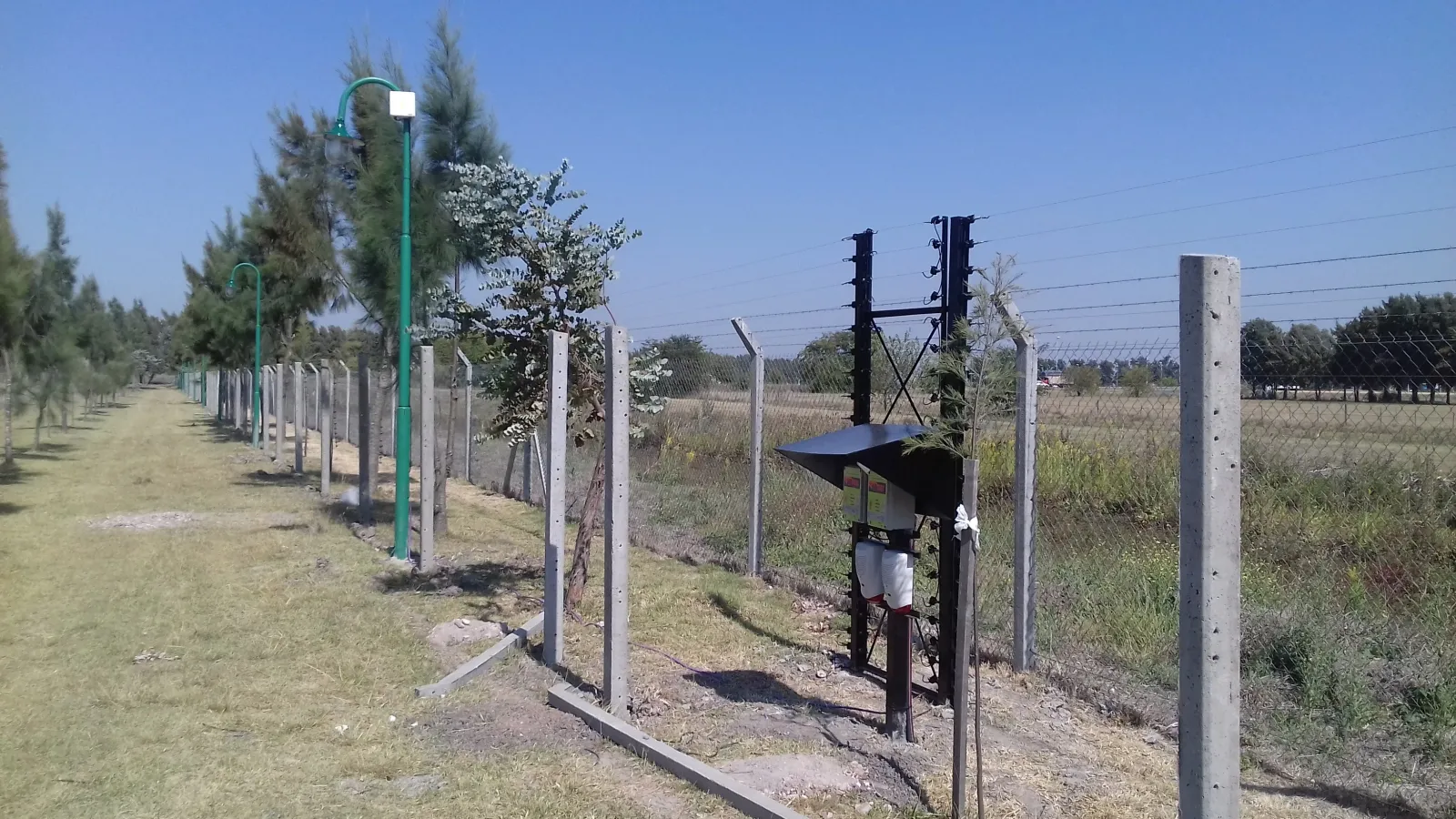 Cerco eléctrico perimetral sobre olímpico en un desarrollo residencial